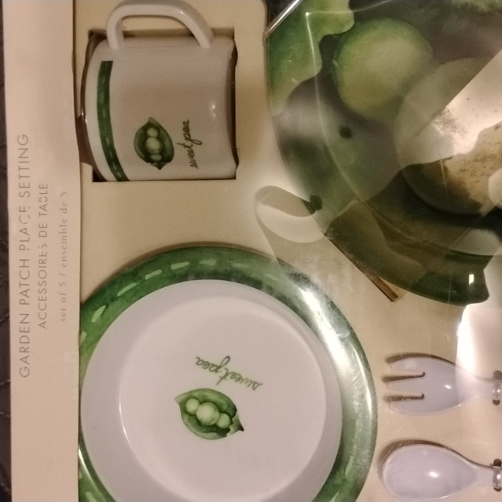 Pottery Barn Kids Garden Patch Place Setting - Picture 6 of 7